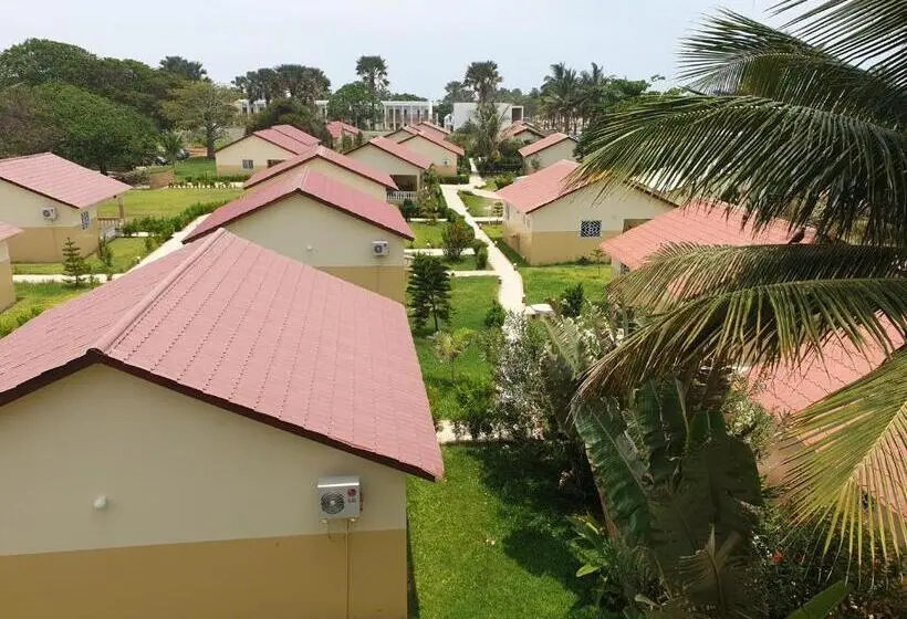 بانگلوی لوکس, Kunta Kinteh Beach Complex