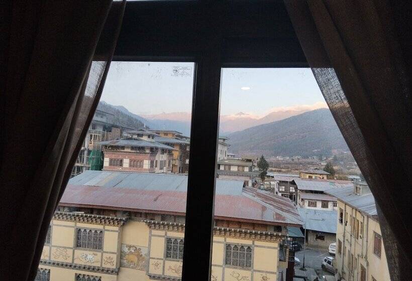 اتاق لوکس, Nirvana Inn