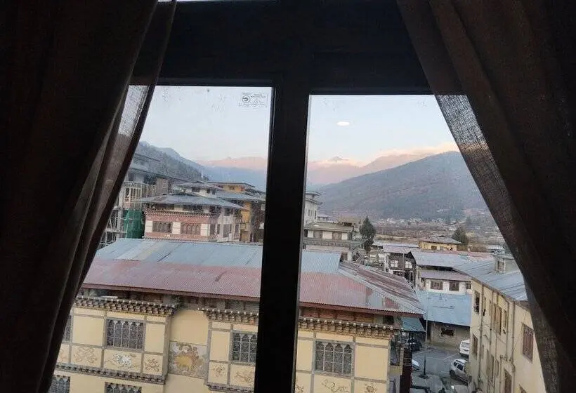اتاق لوکس, Nirvana Inn