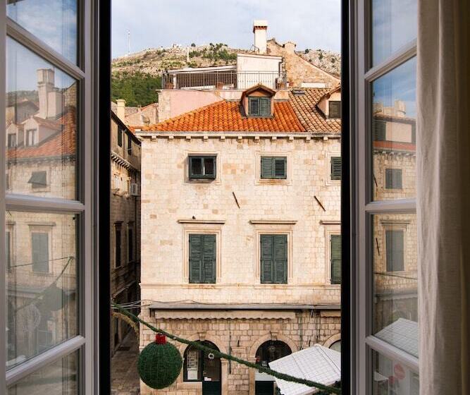 غرفة تنفيذية, Villa 5db