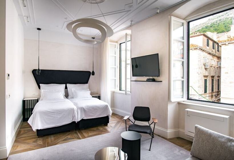 غرفة تنفيذية, Villa 5db