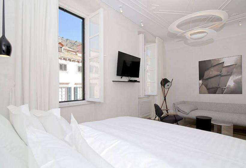 غرفة تنفيذية, Villa 5db