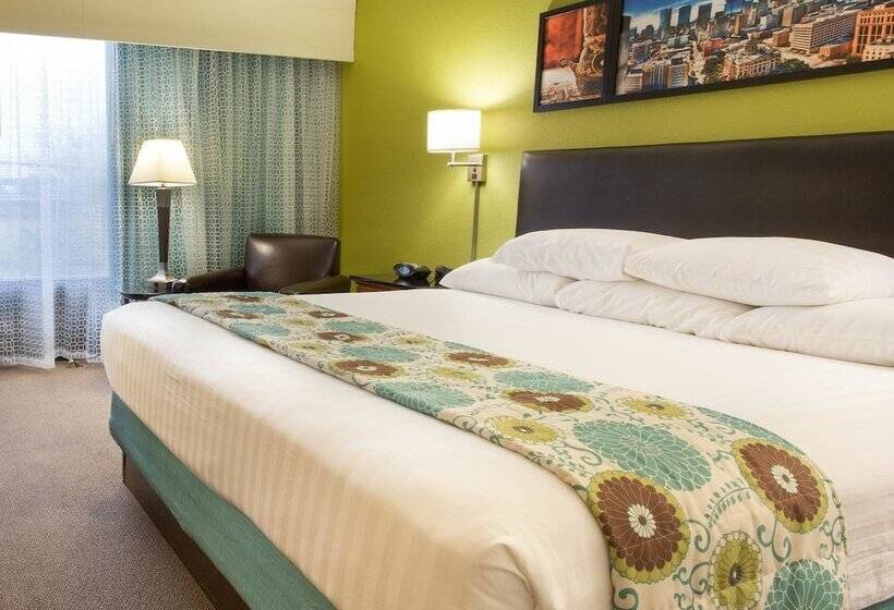 디럭스 룸, Heritage Inn Suites Houston Sugar Land, Trademark By Wyndham