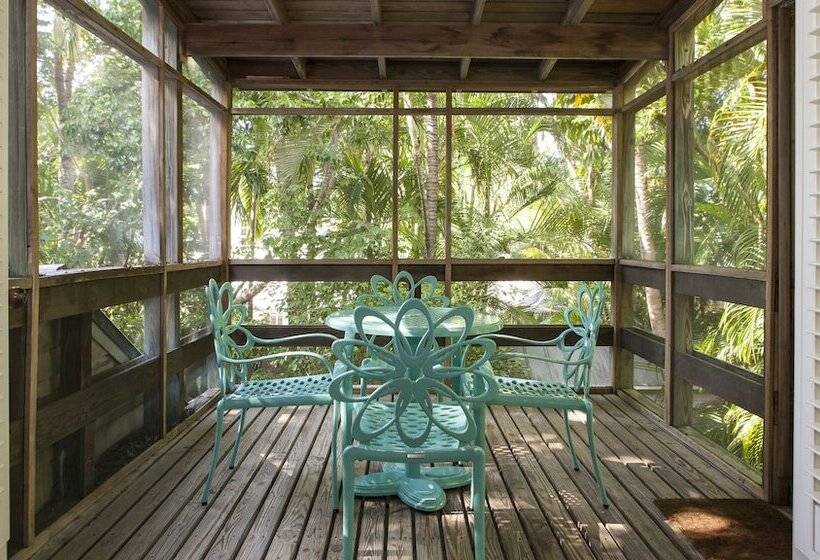 Номер Стандарт, Eden House