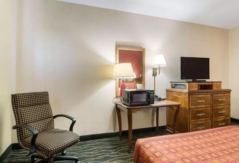 ２ダブルベッドのスタンダードルーム, Rodeway Inn Wormleysburg – Harrisburg