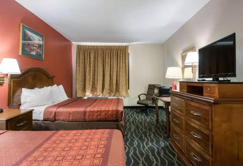２ダブルベッドのスタンダードルーム, Rodeway Inn Wormleysburg – Harrisburg