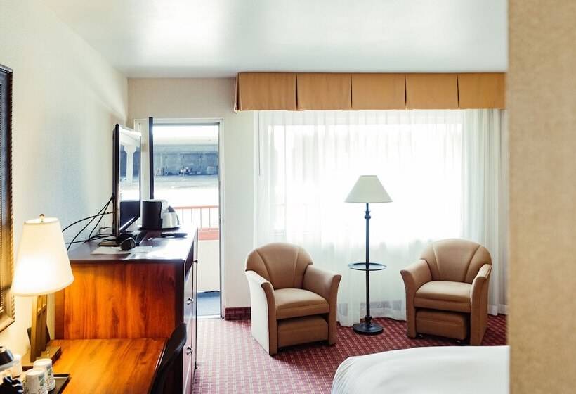 带阳台的三人标准间, The Durango Lodge