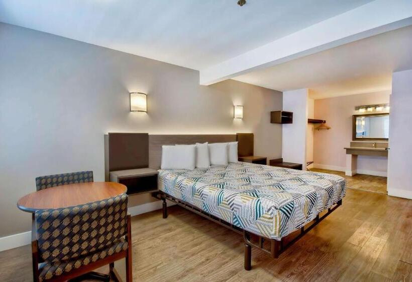 キングサイズベッドのデラックスルーム, Motel 6 Inglewood, Ca