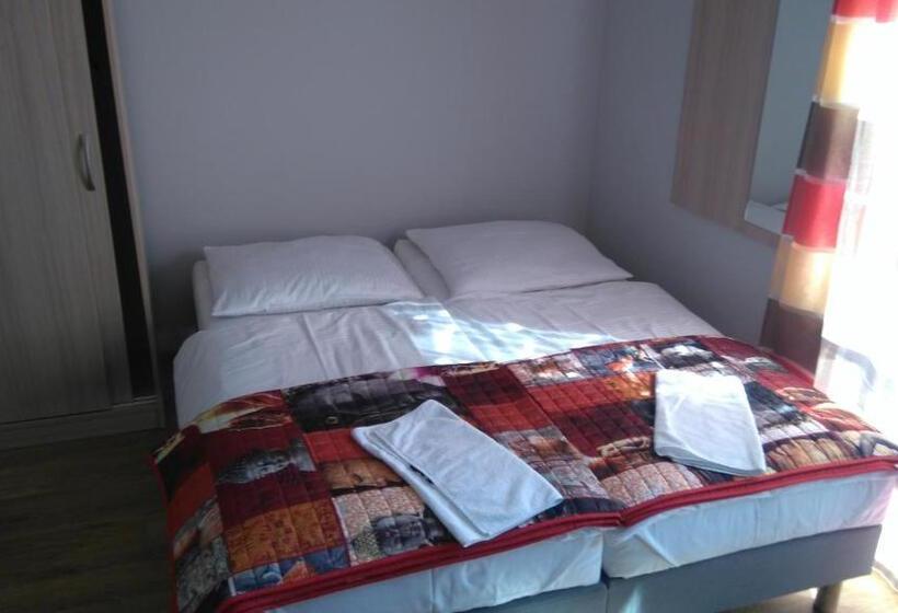 غرفة قياسية رباعية, Maczek