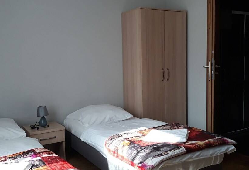 غرفة أساسية, Maczek