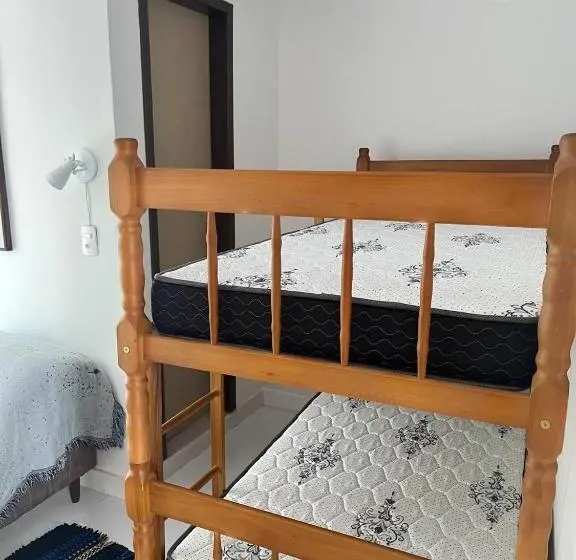 スタンダードスタジオ, Hostel Das Estrelas