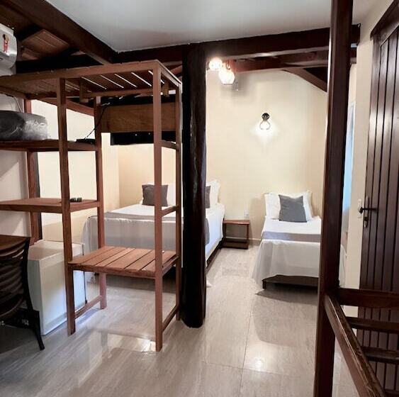 Standaard Vierpersoonskamer, Pousada Villa Zena Frente Ao Mar Pé Na Areia