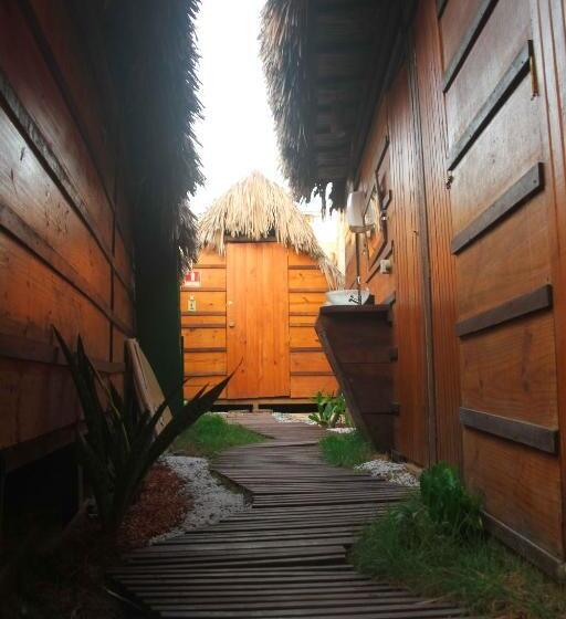 کلبه ییلاقی, Raiz Hostel