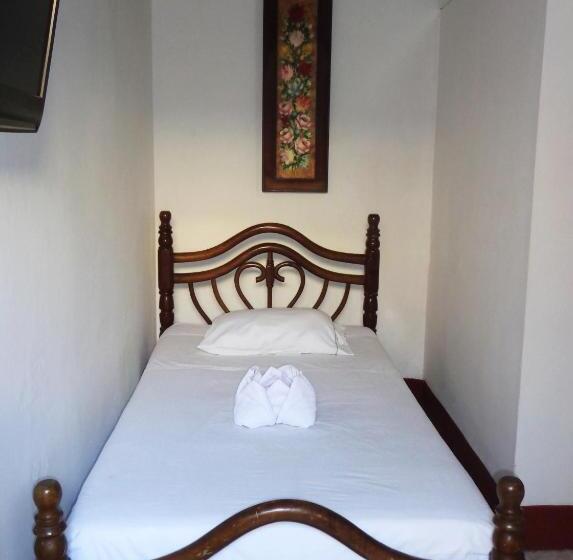 اتاق استاندارد سه نفره, Hospedaje Y Cafe Ruiz
