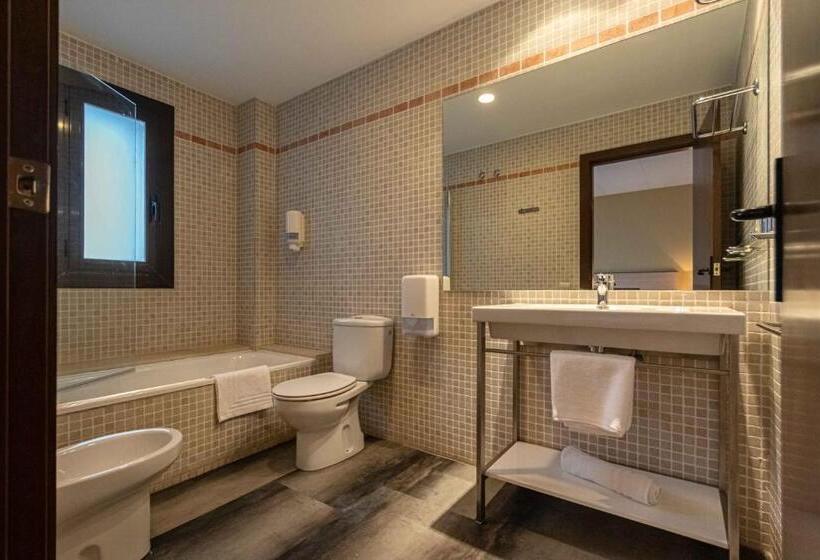 חדר סטנדרט לשלושה, Port 1730