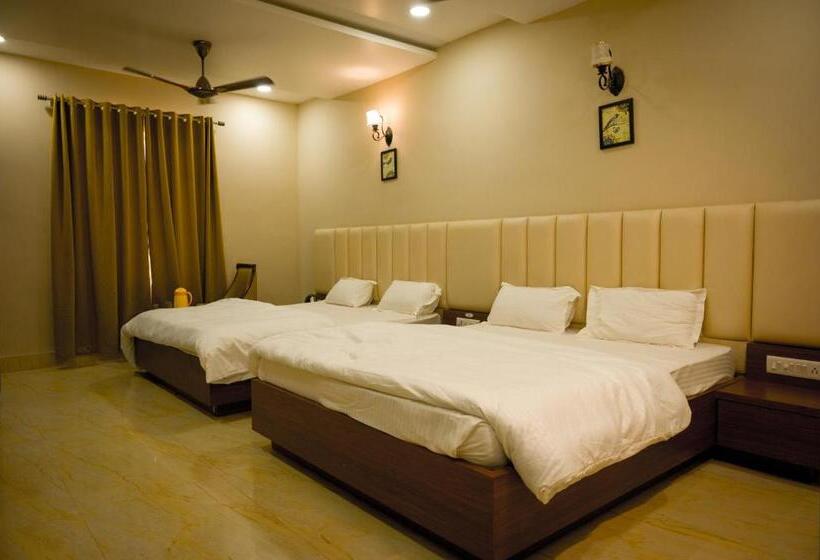 디럭스 패밀리 룸, Riddhi Siddhi Resorts