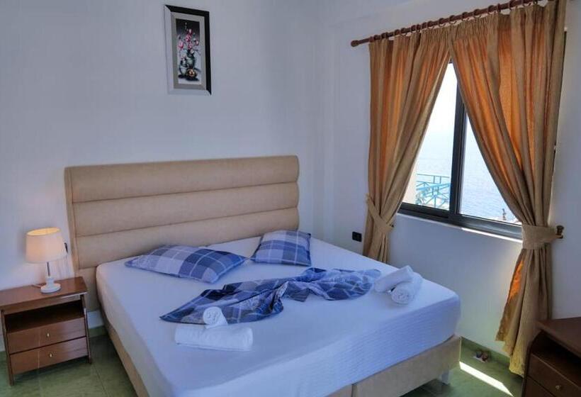 اتاق استاندارد با بالکن و چشم‌انداز دریا, Blue Saranda