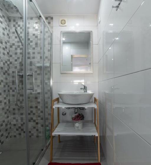 Standard room with outdoor bath, A Casa Da Mizi