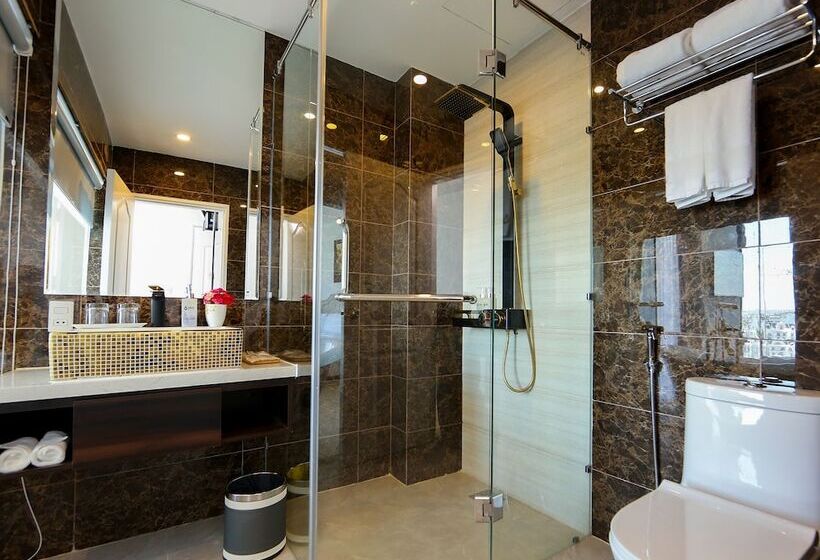 سوئیت با چشم‌انداز رودخانه, Rhm Luxury Hotel And Suite