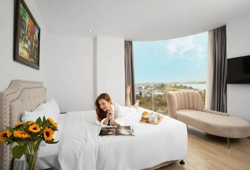 سوئیت با چشم‌انداز رودخانه, Rhm Luxury Hotel And Suite