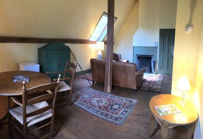 デラックスルーム, Gedney Farm