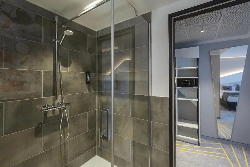 デラックスルーム, Holiday Inn The Niu, Coin Frankfurt Ostend, An Ihg