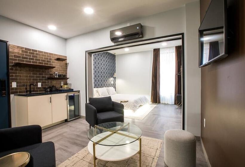 Люкс Кровать Кинг, The Vault