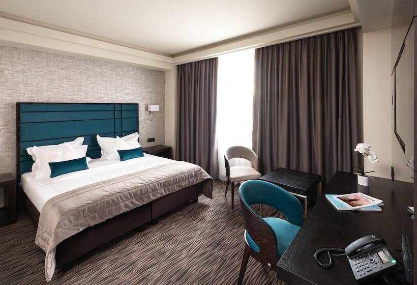 Номер Deluxe, Old Town