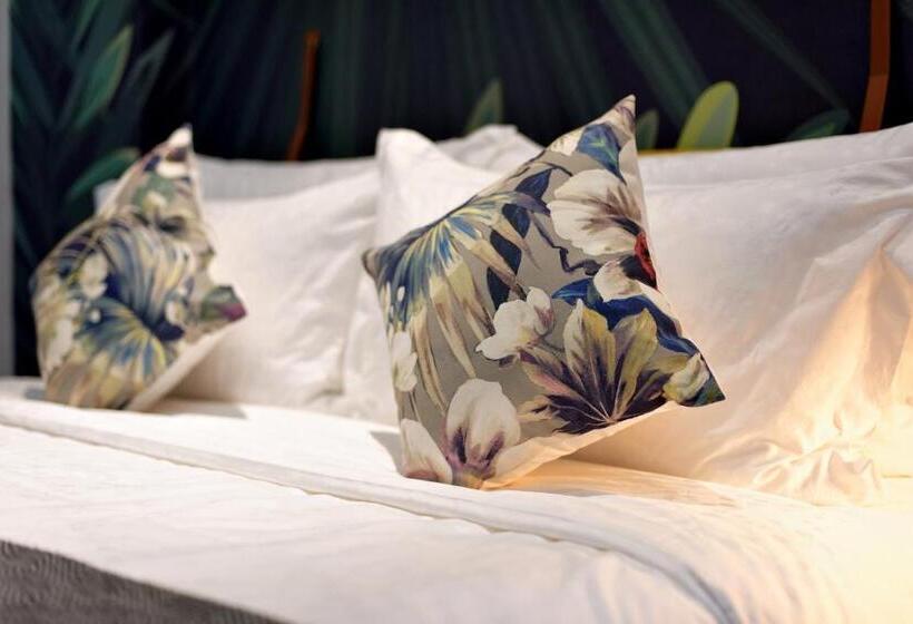 디럭스 4인 룸, Sojourn Guest House