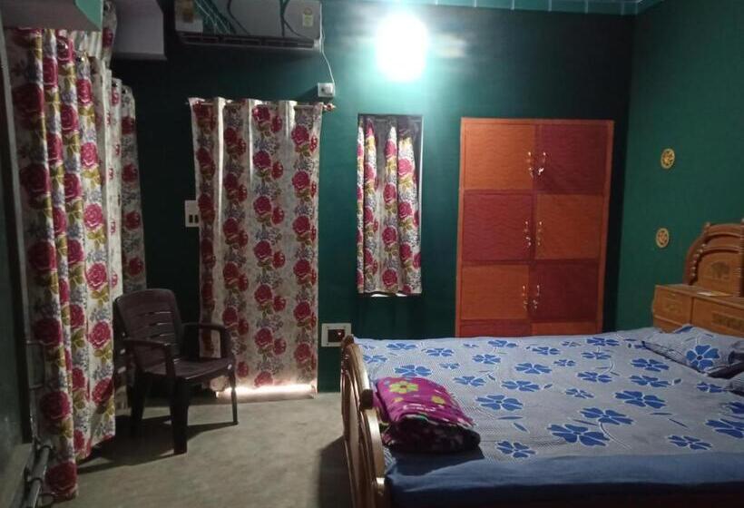 اتاق استاندارد با سرویس بهداشتی مشترک, Hostel Relax Homestay
