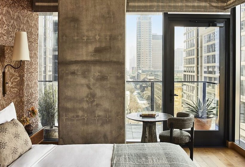 Номер Premium с Балконом, Austin Proper Hotel, A Member Of Design Hotels