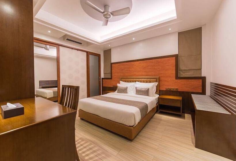 اتاق لوکس با بالکن, Samann Host