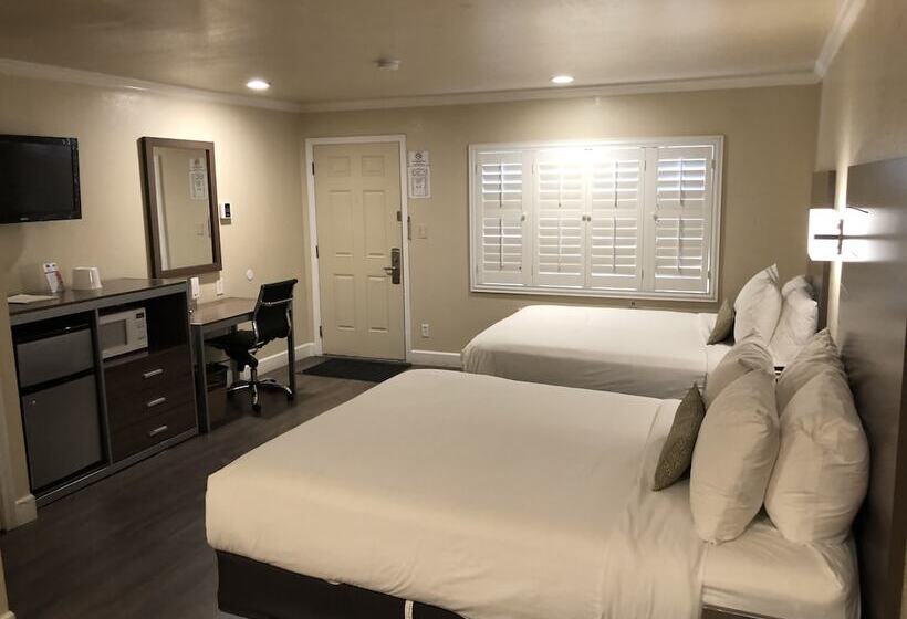 סוויטת ג'וניור, El Castell Motel