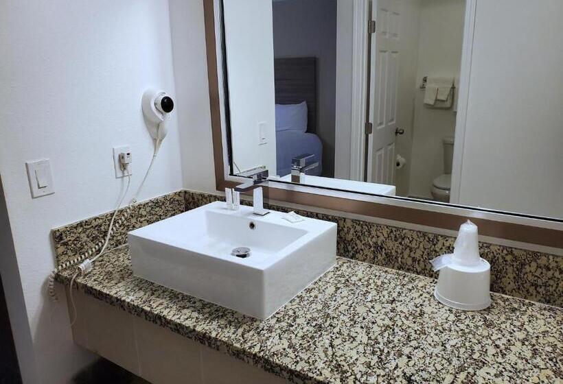 غرفة عائلية, Exchange Club Motel