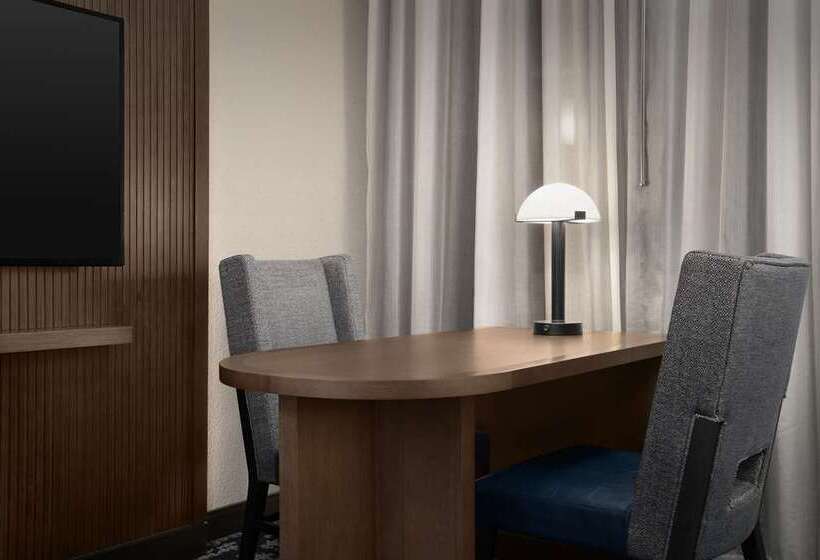 סוויטת פרמיום, Embassy Suites By Hilton Dallas Near The Galleria