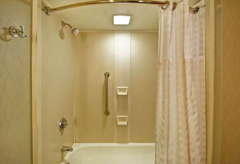 스탠다드 룸 더블 침대 2개, Embassy Suites By Hilton Raleigh Durham Research Triangle