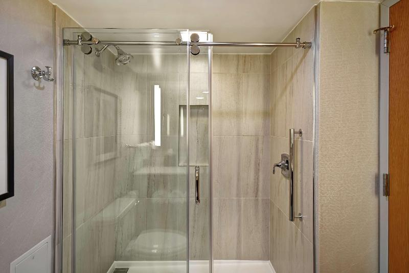 プレミアムスイート, Embassy Suites By Hilton Raleigh Durham Research Triangle