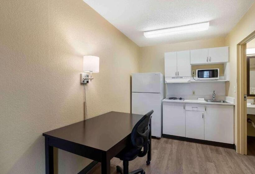 스탠다드 스튜디오, Extended Stay America Select Suites Newport News Oyster Point