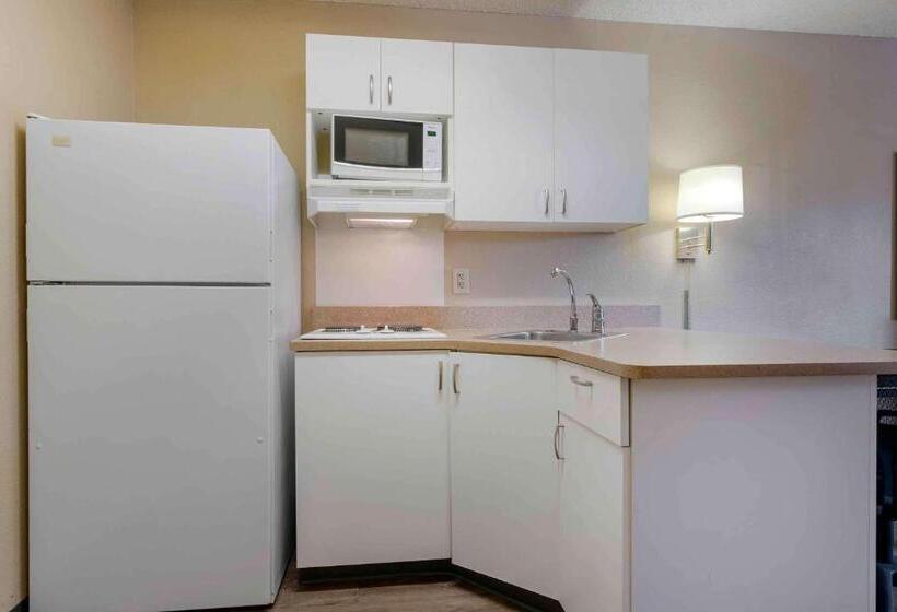 إستوديو قياسى, Extended Stay America Suites  Santa Rosa  South