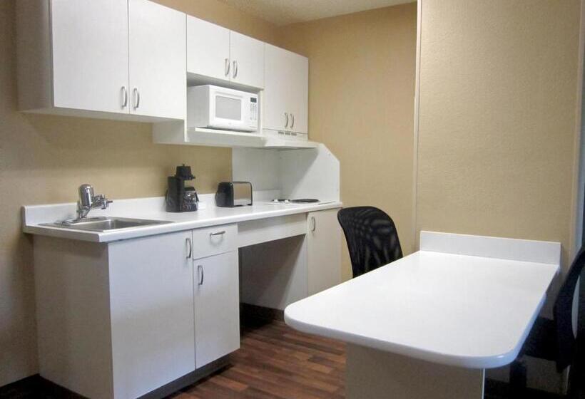 스탠다드 스튜디오 킹침대, Extended Stay America Suites  Toledo  Holland