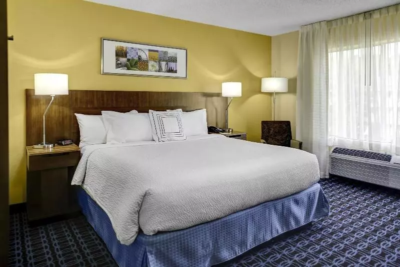 キングサイズベッドのスタンダードルーム, Fairfield Inn And Suites By Marriott Atlanta Suwanee