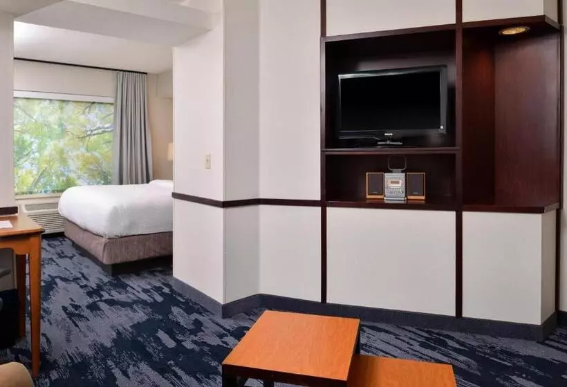 キングサイドベッドのスタンダードワンルーム, Fairfield Inn And Suites Beloit