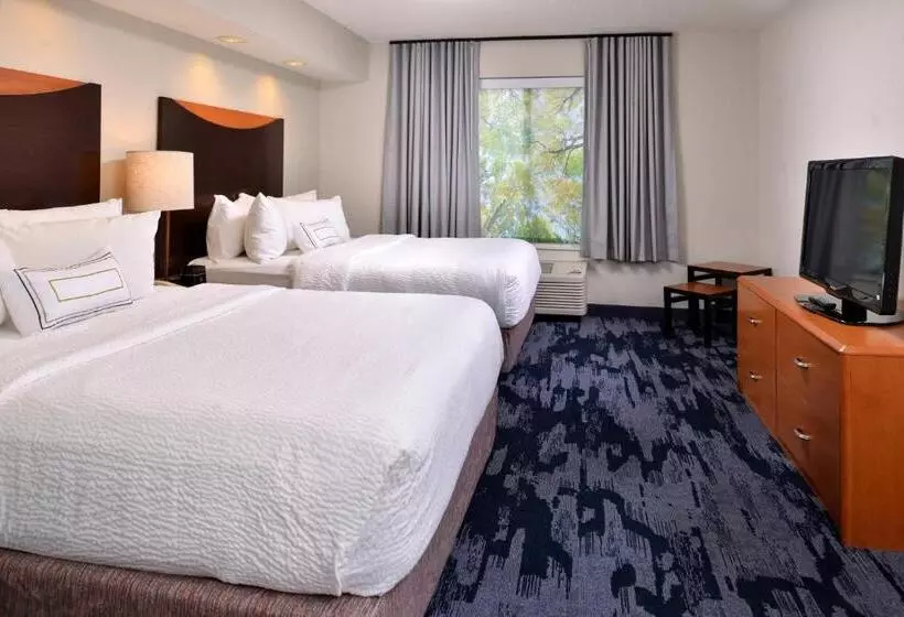 スタンダードスタジオ, Fairfield Inn And Suites Beloit