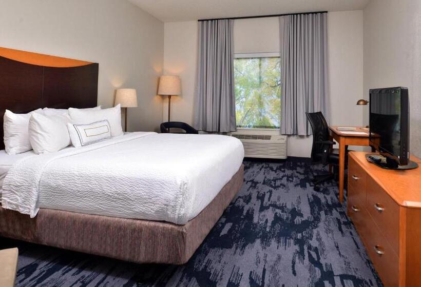 스탠다드 스튜디오 킹침대, Fairfield Inn And Suites Beloit
