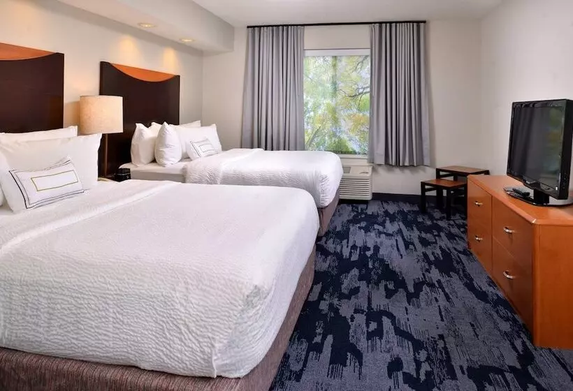 スタンダードスタジオ, Fairfield Inn And Suites Beloit