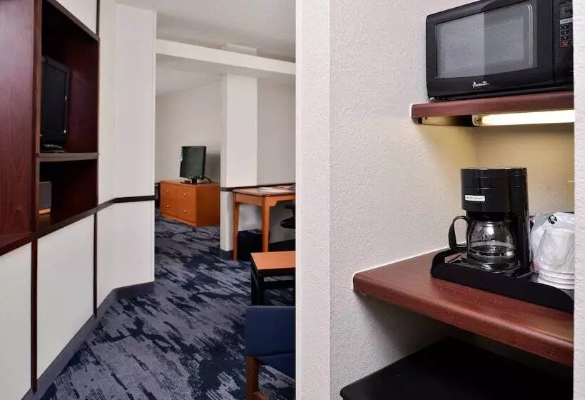 スタンダードスタジオ, Fairfield Inn And Suites Beloit