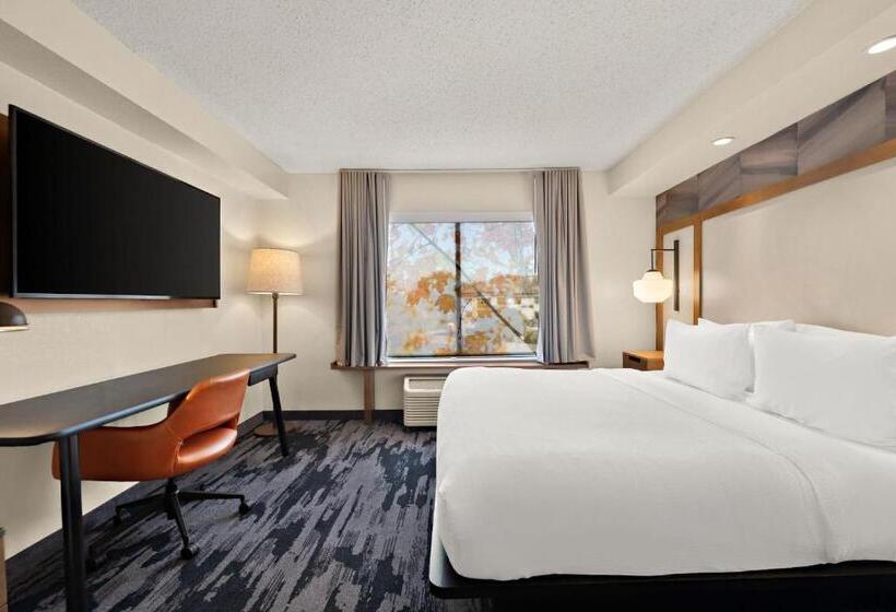 带大床的标准工作室, Fairfield By Marriott Chesapeake