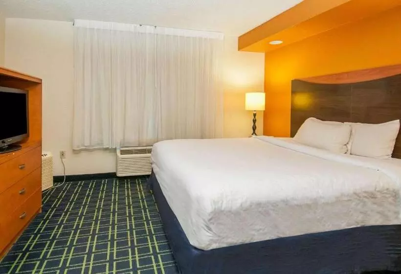 キングサイズベッドのスイートルーム, Quality Inn & Suites