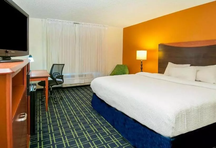 キングサイズベッドのスタンダードルーム, Quality Inn & Suites