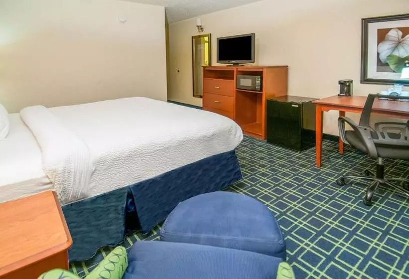 キングサイズベッドのスタンダードルーム, Quality Inn & Suites